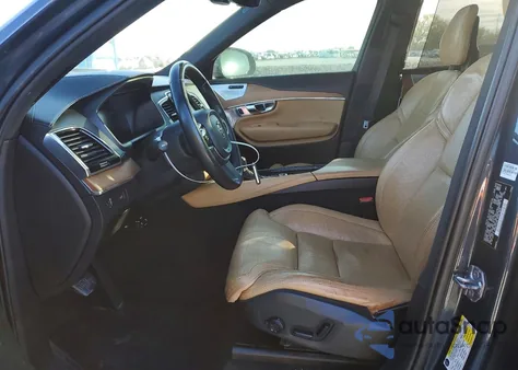 2018 Volvo Xc90 T6 z USA, uszkodzony, nr VIN YV4A22PL8J1386430